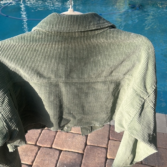 Forever 21 Trendy Cropped Olive Army Green Frayed Corduroy Jacket sz M NWOT cute - Picture 13 of 17